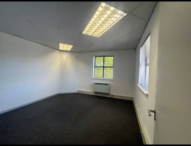 330M² OFFICE TO LET IN KENILWORTH